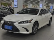 Lexus ES 2020