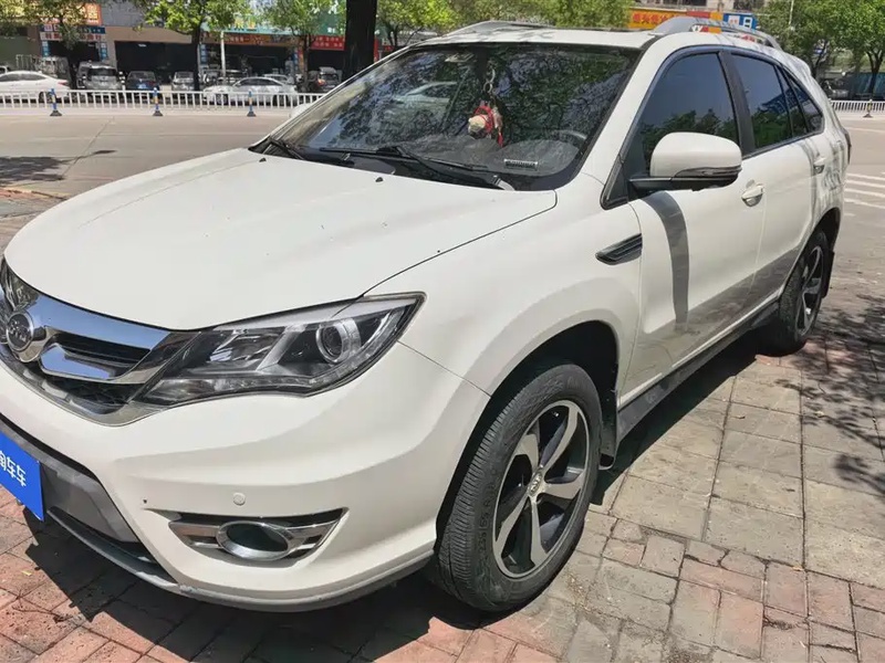 BYD S7