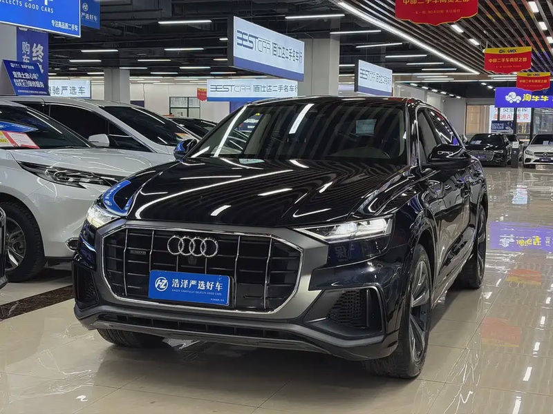Audi Q8