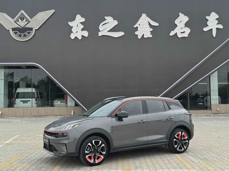 Lynk & Co 06