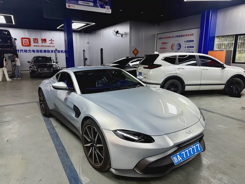 Aston Martin Vantage