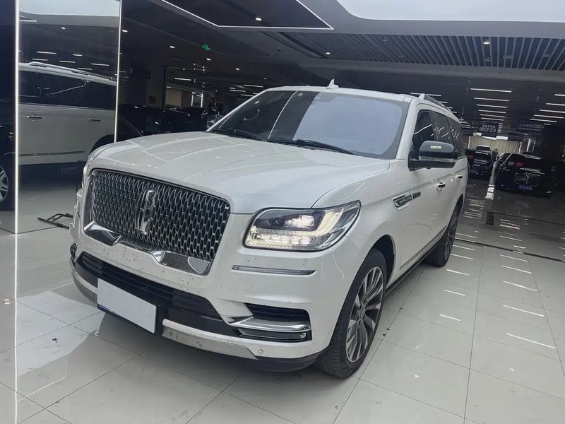 Lincoln Navigator