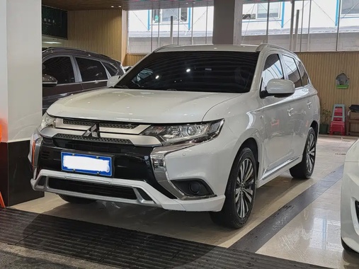 Mitsubishi Outlander 2022