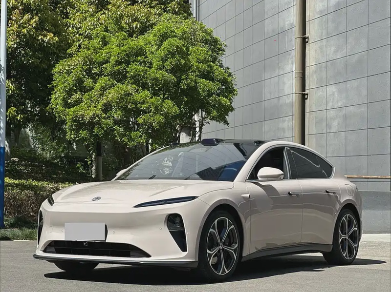 NIO ET5