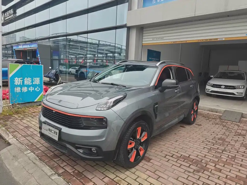 Lynk & Co 01