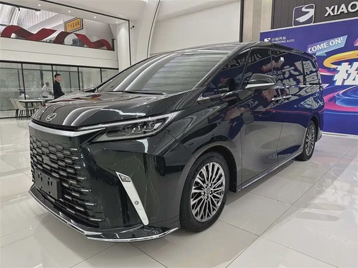 Lexus LM 2026