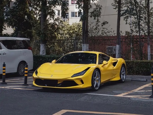 Ferrari F8 2022