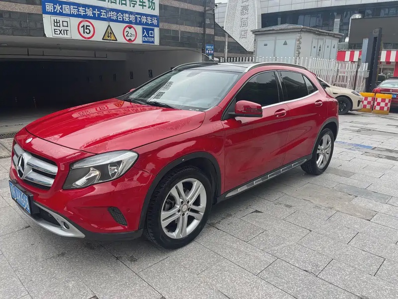 Mercedes-Benz GLA-Class