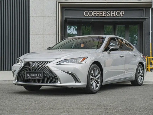 Lexus ES 2020
