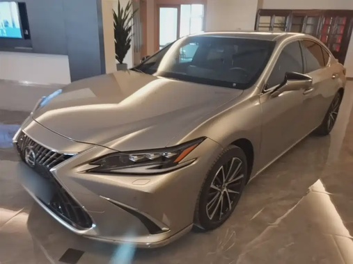 Lexus ES 2024