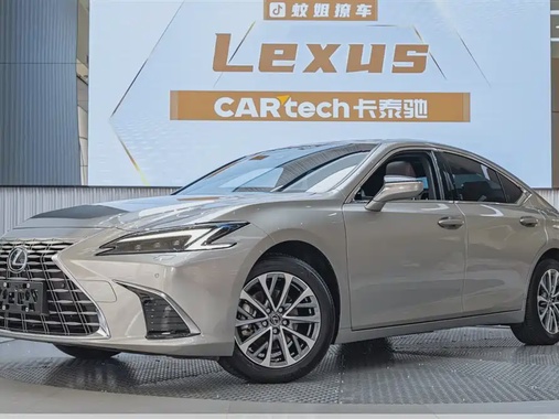 Lexus ES 2025