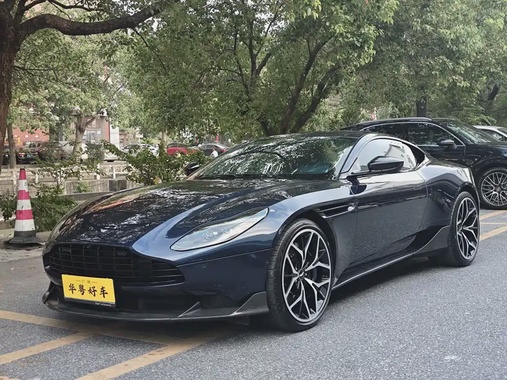 Aston Martin DB11 2022