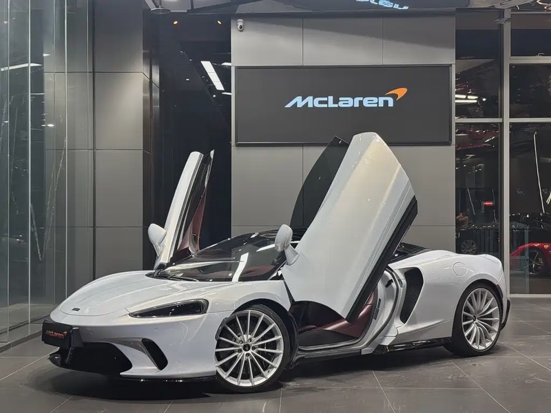 McLaren GT