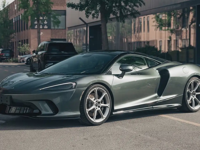 McLaren GT