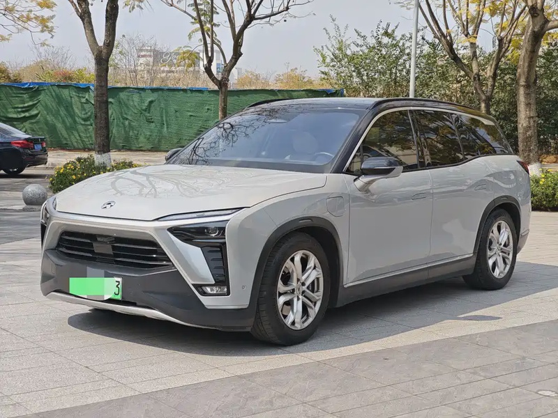 NIO ES8