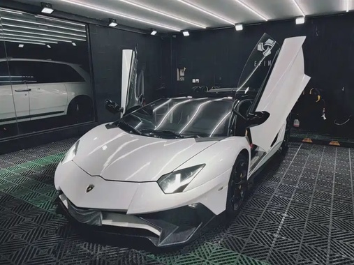 Lamborghini Aventador 2011