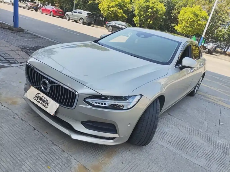 Volvo S90