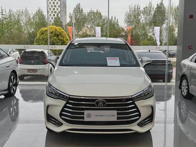 BYD MAX