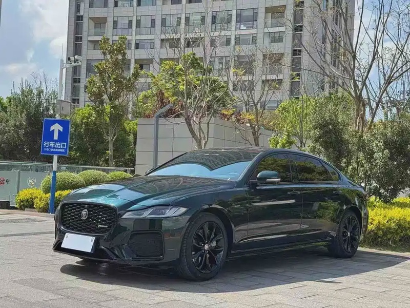 Jaguar XF
