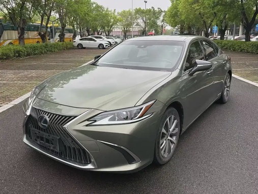 Lexus ES 2019