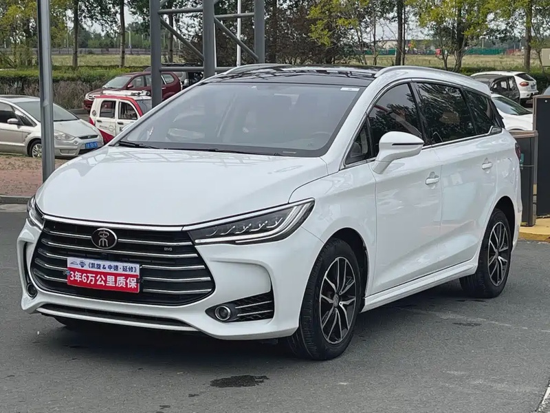 BYD MAX