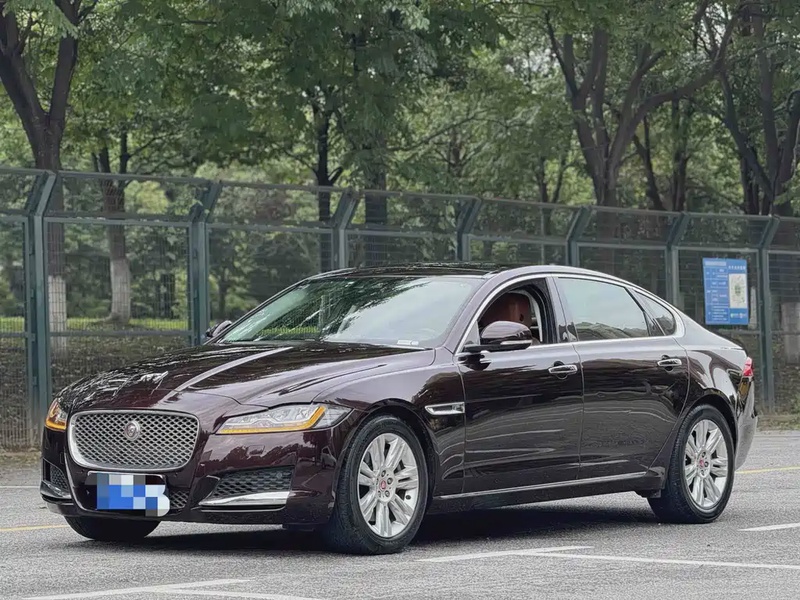 Jaguar XF