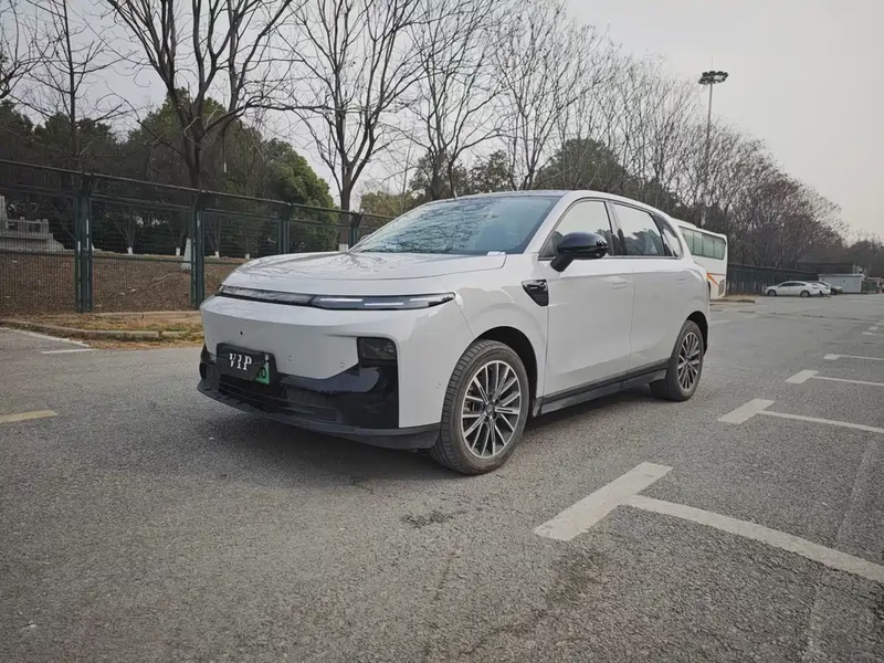 Leapmotor B10