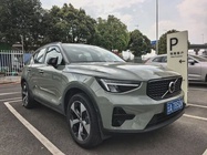 Volvo XC40 2025
