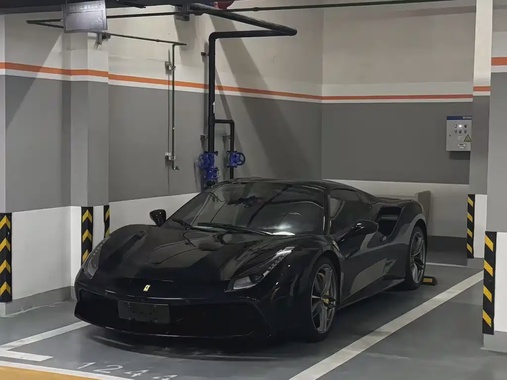 Ferrari 488 2018