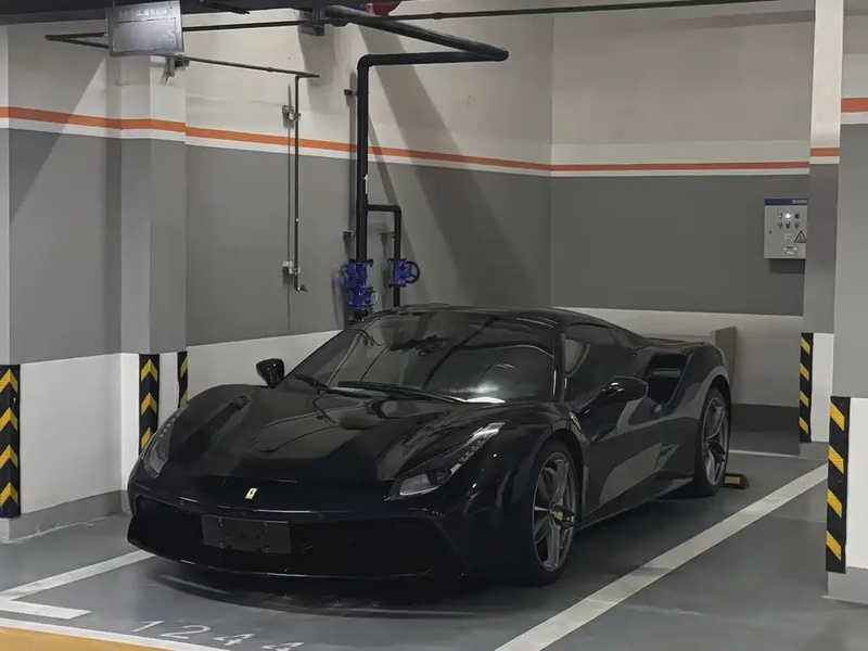Ferrari 488