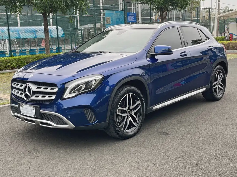 Mercedes-Benz GLA-Class