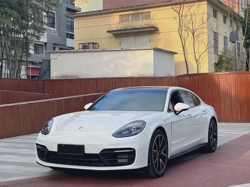Porsche Panamera 2021