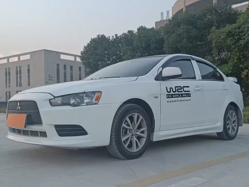 Mitsubishi Lancer EX 2013