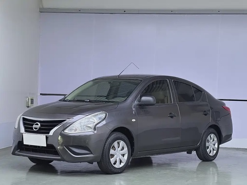 Nissan Sunny 2015