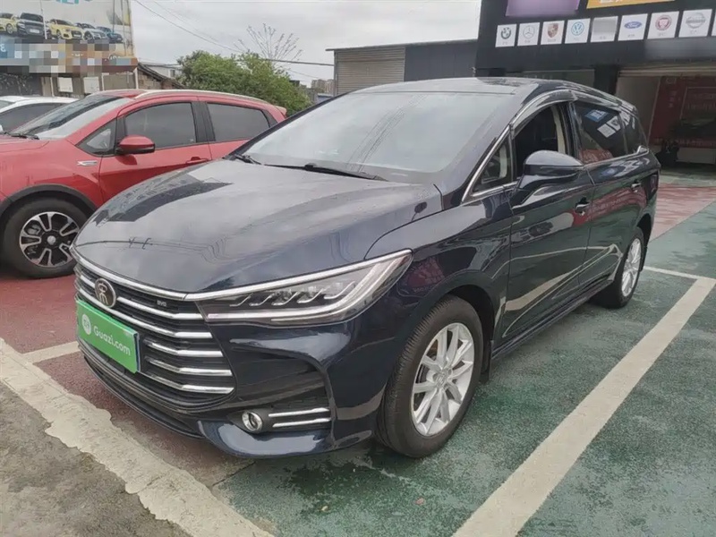 BYD MAX