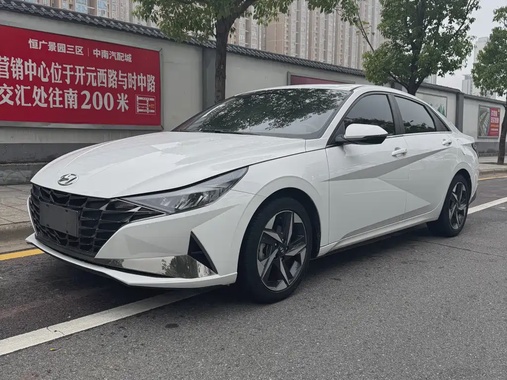 Hyundai Elantra 2022