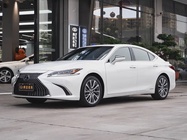 Lexus ES 2021