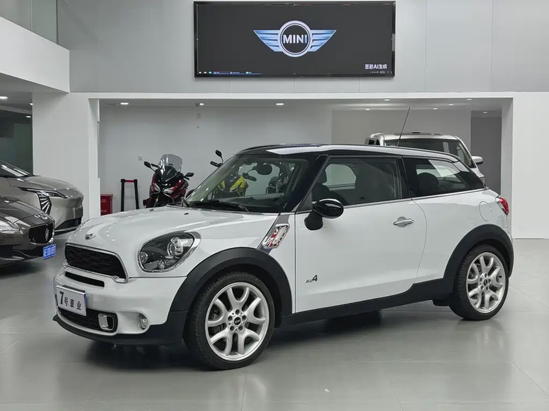 MINI Paceman