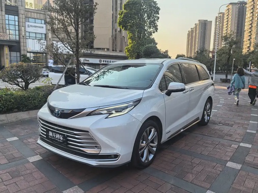 Toyota Sienna 2024