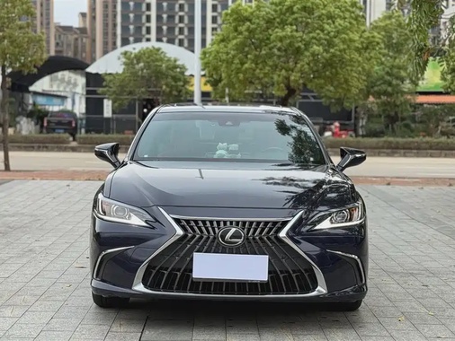 Lexus ES 2022