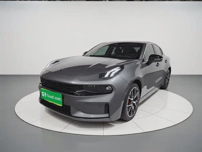 Lynk & Co 03
