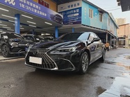 Lexus ES 2025