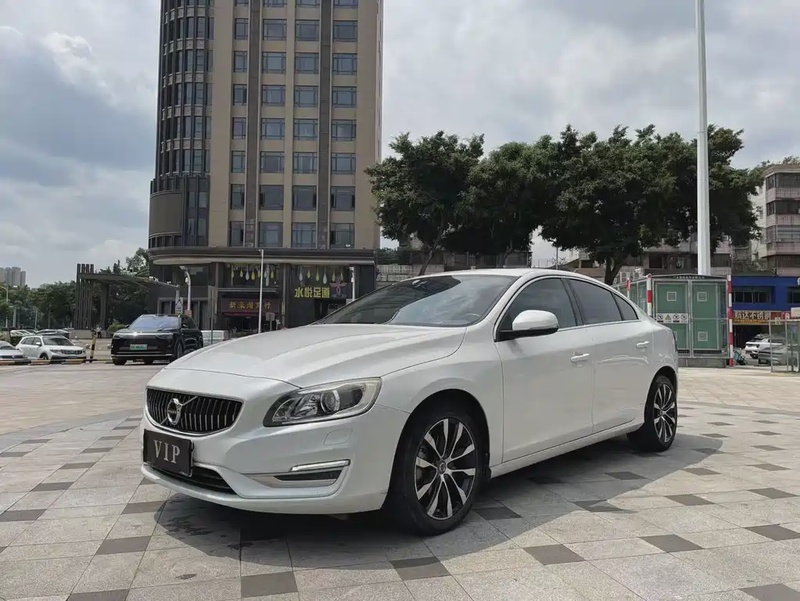 Volvo S60