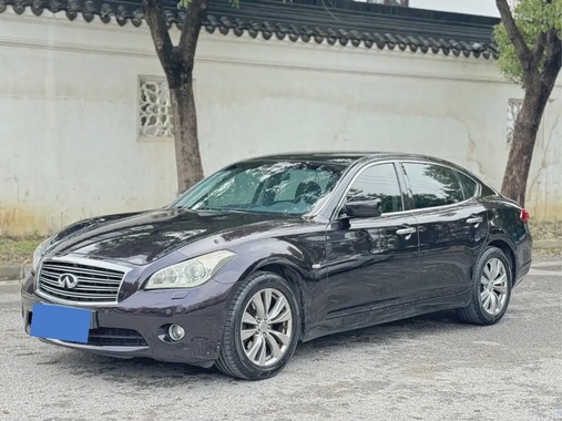 Infiniti Q70 2014