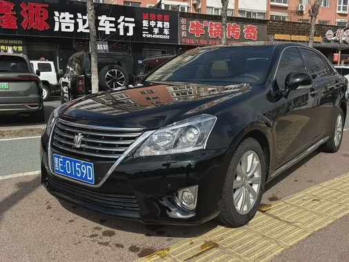 Toyota Crown 2014