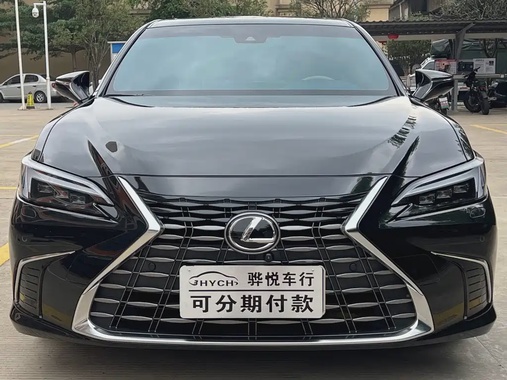 Lexus ES 2025
