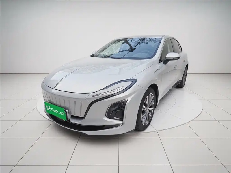 Hongqi E-QM5