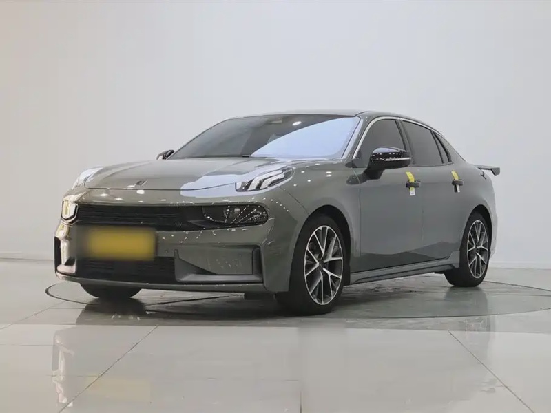 Lynk & Co 03