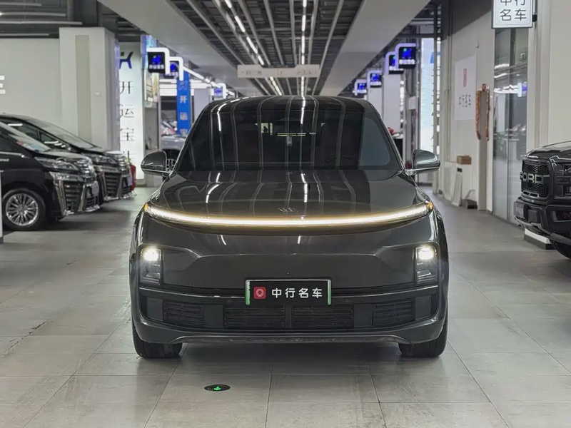 Li Auto L8