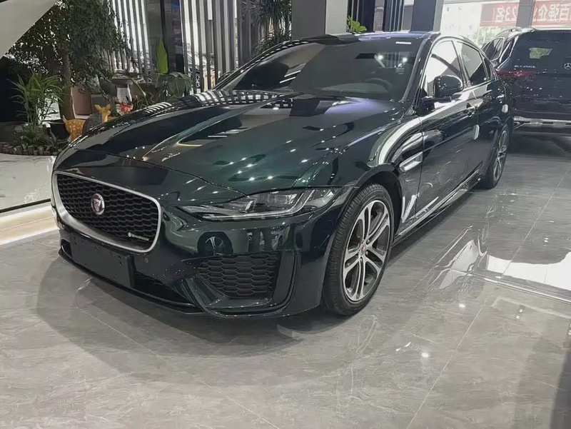 Jaguar XE